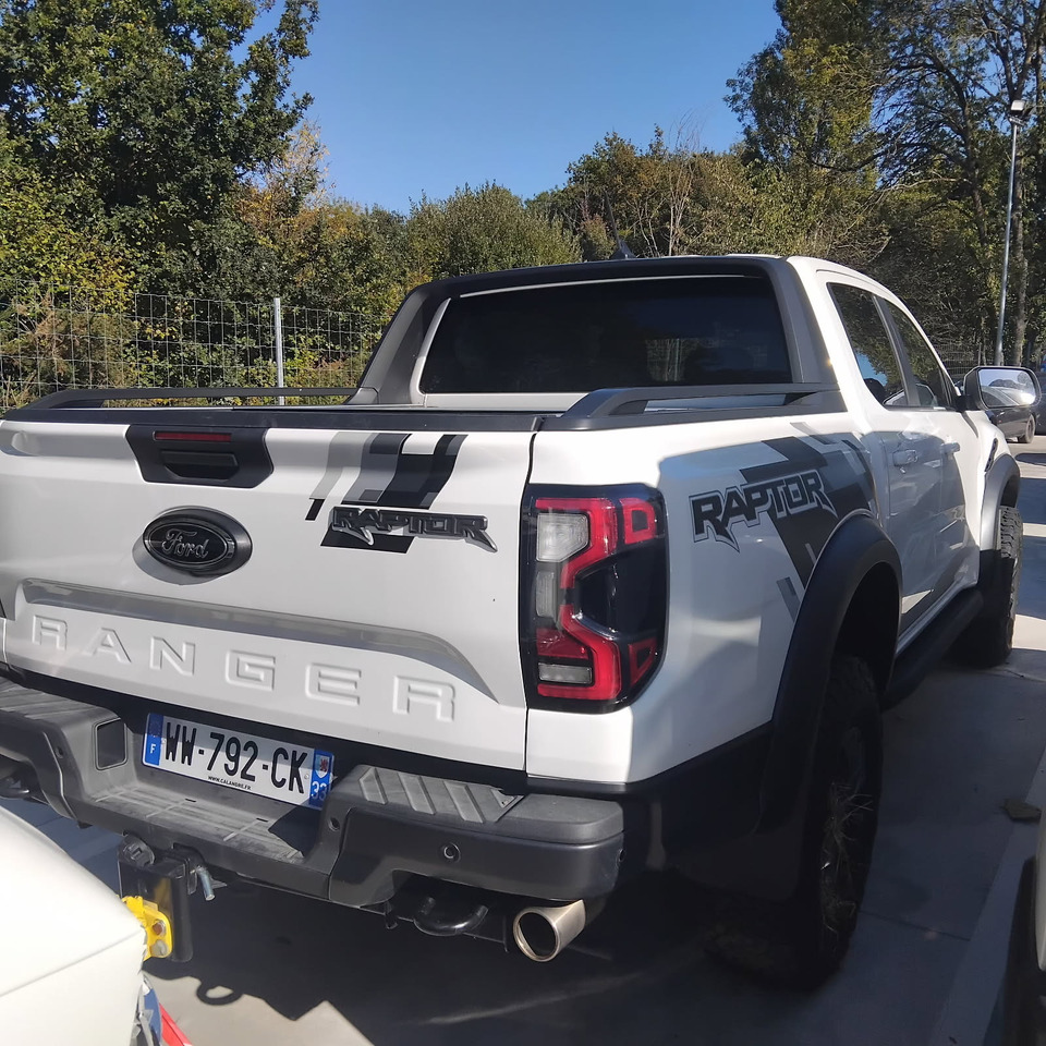 FORD RANGER RAPTOR - Pick-up: photos 4 FORD RANGER RAPTOR - Pick-up: photos 4