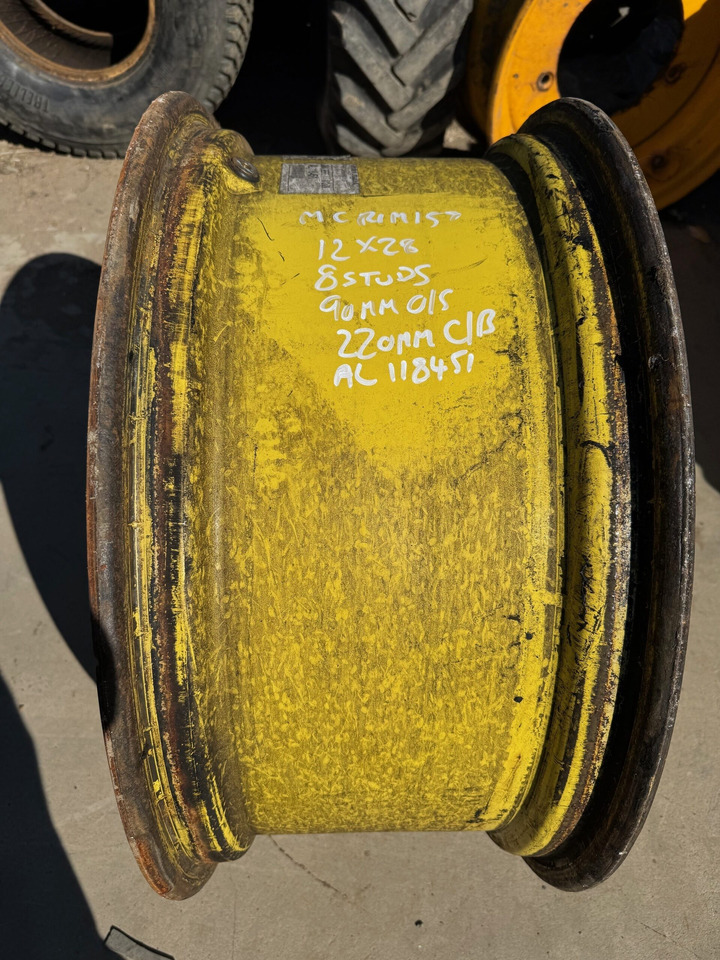 12X28 Used John Deere Rims - Autre matériel: photos 2 12X28 Used John Deere Rims - Autre matériel: photos 2