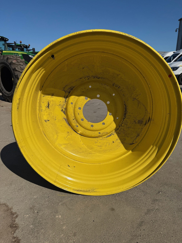 20X42 Used John Deere Rim - Autre matériel: photos 1 20X42 Used John Deere Rim - Autre matériel: photos 1