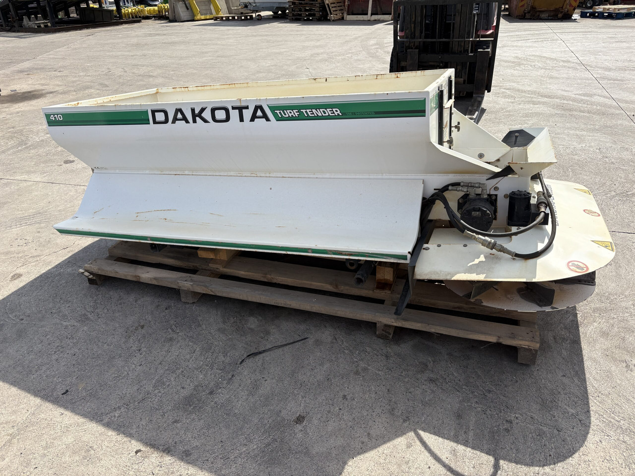 Dakota 410 Top Dresser to suit 2030A Pro Gator - Distributeur d'engrais: photos 1 Dakota 410 Top Dresser to suit 2030A Pro Gator - Distributeur d'engrais: photos 1