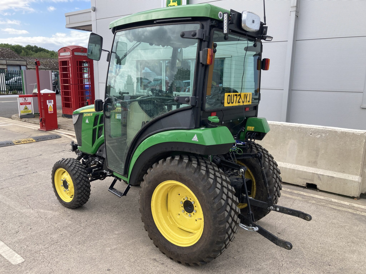 John Deere 2038R compact tractor - Micro tracteur: photos 3 John Deere 2038R compact tractor - Micro tracteur: photos 3