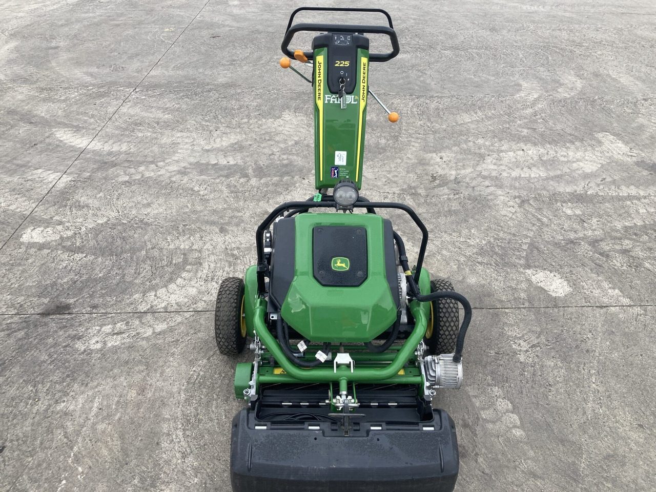 John Deere 225 E-cut walk behind electric greens mower - Motofaucheuse: photos 2 John Deere 225 E-cut walk behind electric greens mower - Motofaucheuse: photos 2