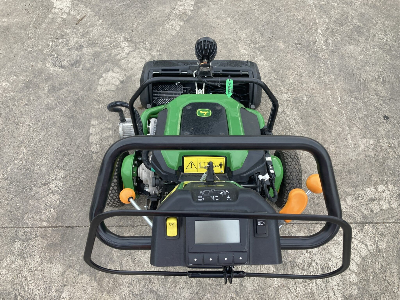 John Deere 225 E-cut walk behind electric greens mower - Motofaucheuse: photos 4 John Deere 225 E-cut walk behind electric greens mower - Motofaucheuse: photos 4