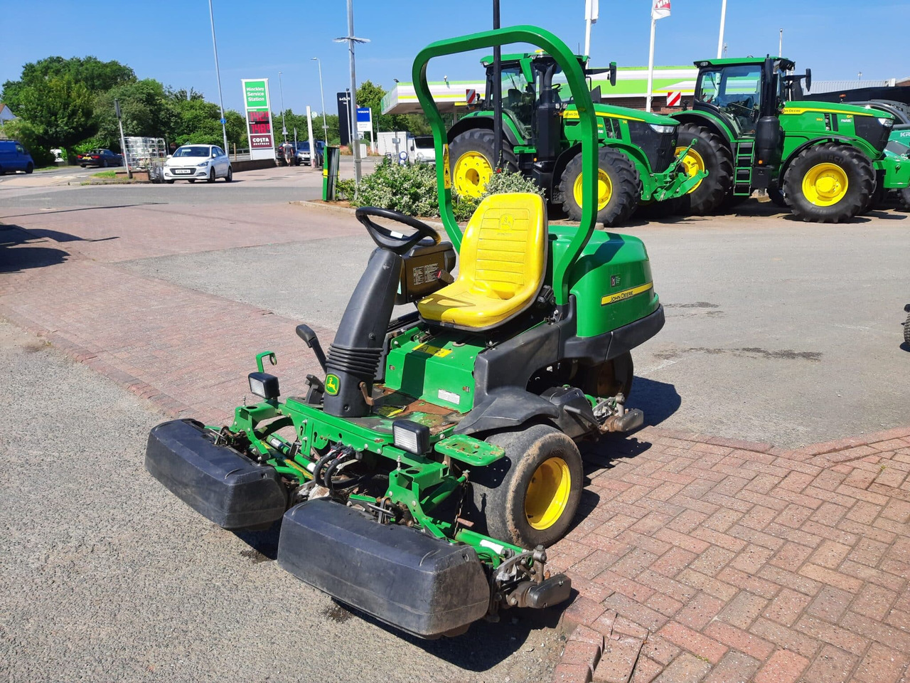 John Deere 2500EH greens triple mower - Motofaucheuse: photos 1 John Deere 2500EH greens triple mower - Motofaucheuse: photos 1