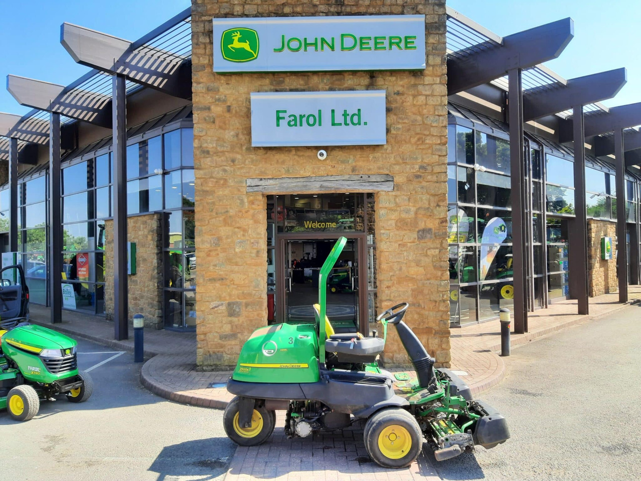 John Deere 2500EH greens triple mower - Motofaucheuse: photos 2 John Deere 2500EH greens triple mower - Motofaucheuse: photos 2