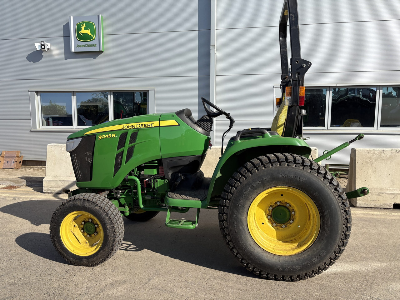 John Deere 3045R Compact Tractor - Micro tracteur: photos 1 John Deere 3045R Compact Tractor - Micro tracteur: photos 1