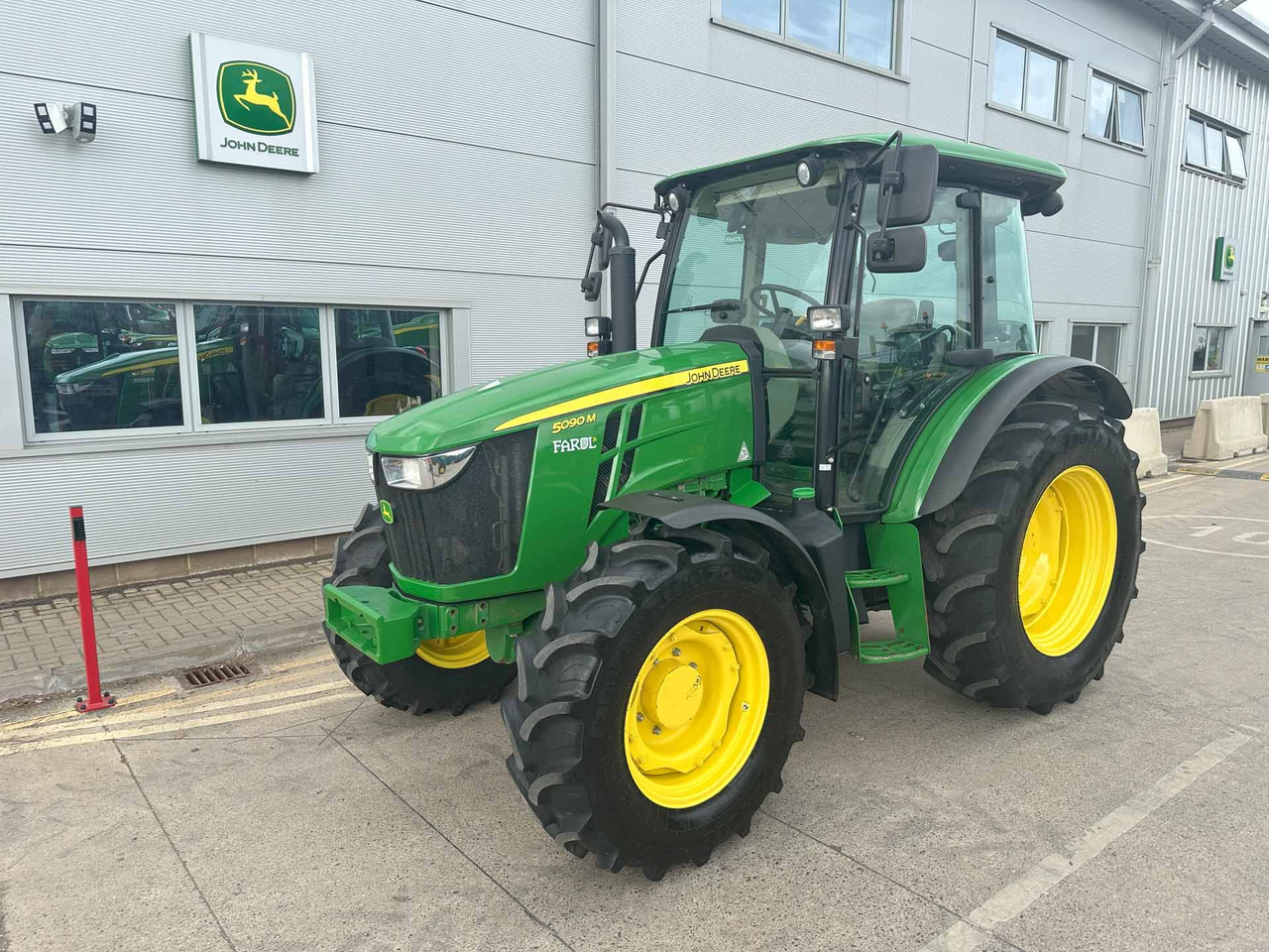 John Deere 5090M - Tracteur agricole: photos 1 John Deere 5090M - Tracteur agricole: photos 1