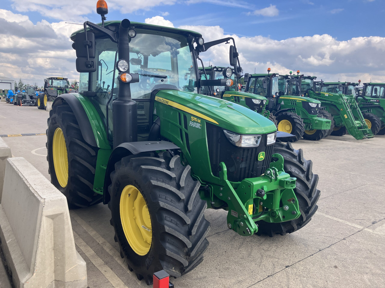 Tracteur agricole John Deere 5115M: photos 6
