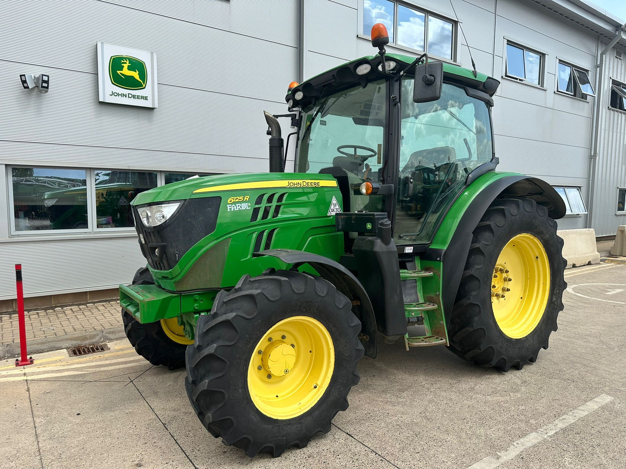 John Deere 6125R - Tracteur agricole: photos 1 John Deere 6125R - Tracteur agricole: photos 1