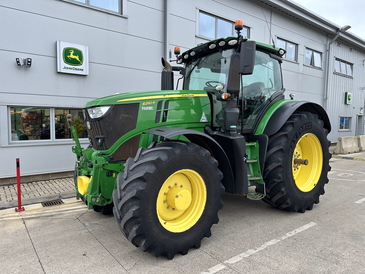 John Deere 6250R - Tracteur agricole: photos 1 John Deere 6250R - Tracteur agricole: photos 1