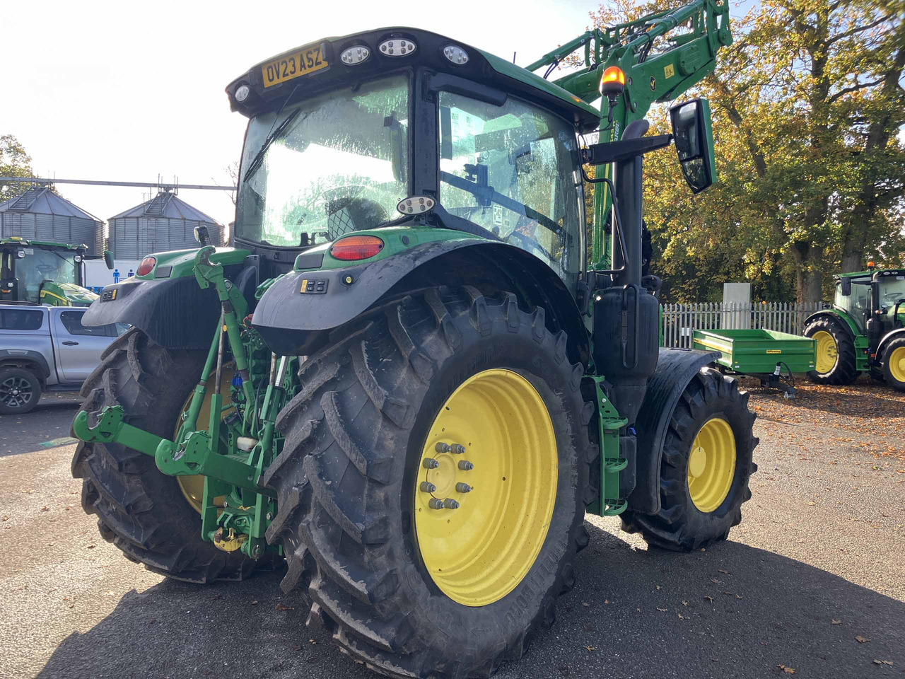 John Deere 6R 150 + 643R Loader - Tracteur agricole: photos 5 John Deere 6R 150 + 643R Loader - Tracteur agricole: photos 5