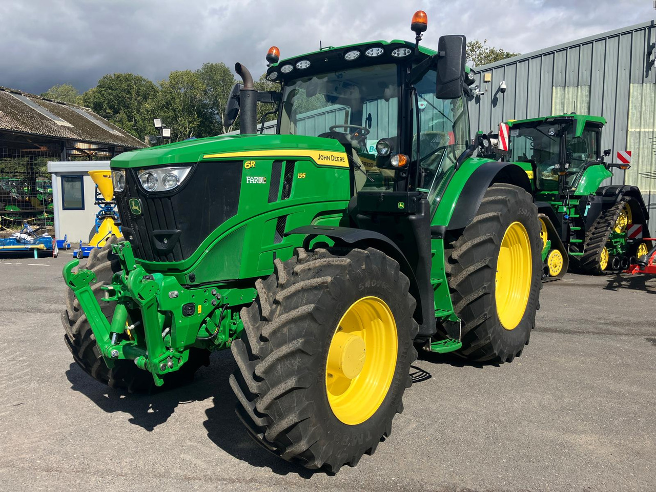 John Deere 6R 195 - Tracteur agricole: photos 1 John Deere 6R 195 - Tracteur agricole: photos 1