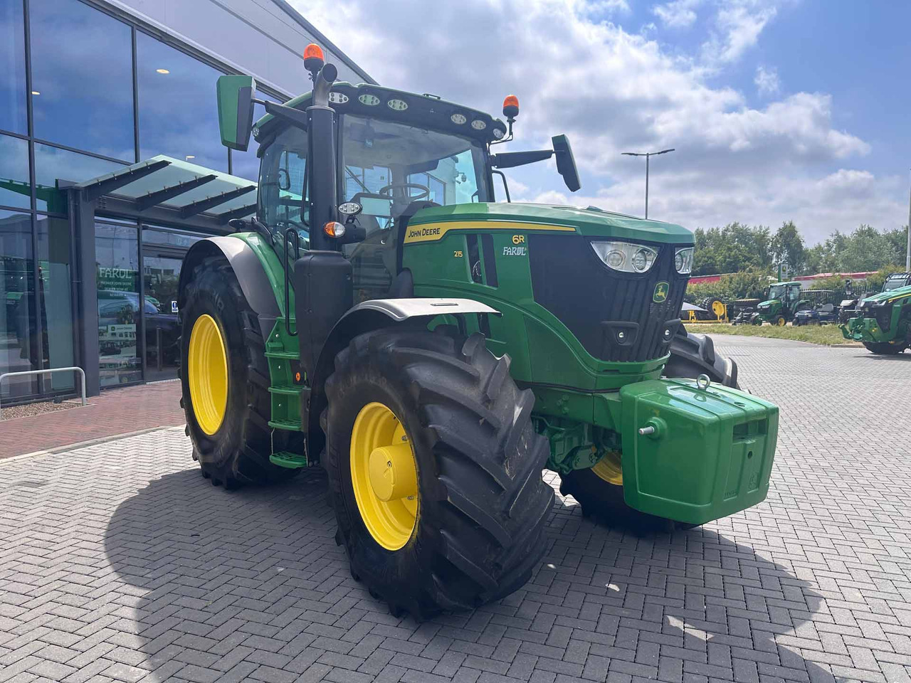 John Deere 6R 215 - Tracteur agricole: photos 1 John Deere 6R 215 - Tracteur agricole: photos 1