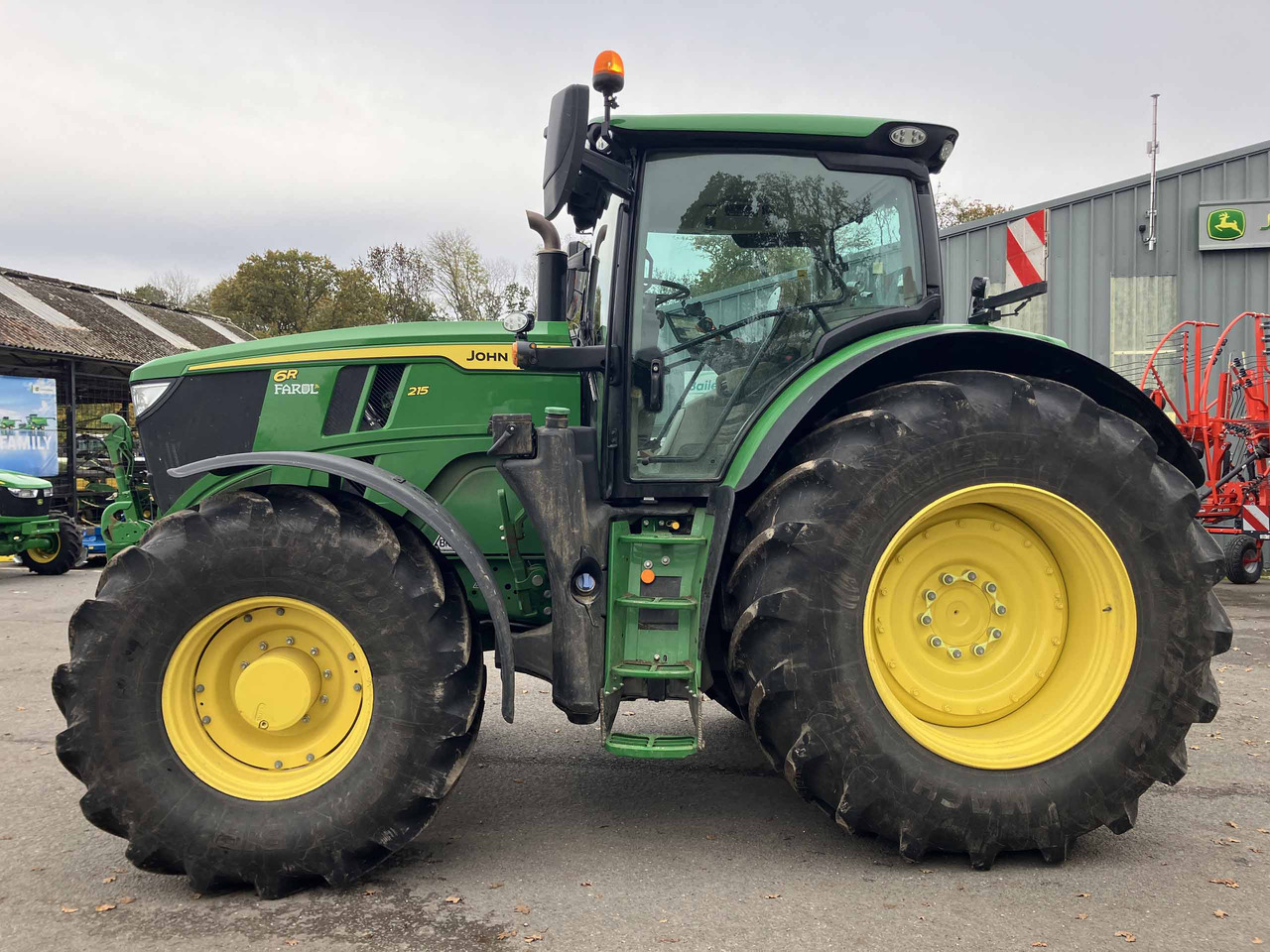 John Deere 6R 215 - Tracteur agricole: photos 2 John Deere 6R 215 - Tracteur agricole: photos 2