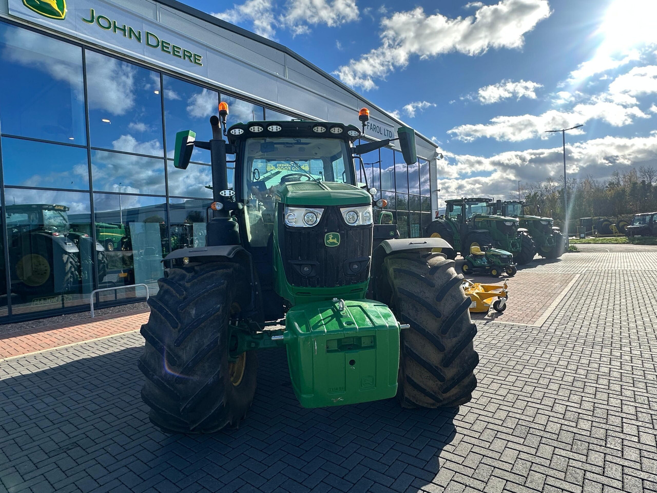 John Deere 6R 215 - Tracteur agricole: photos 3 John Deere 6R 215 - Tracteur agricole: photos 3