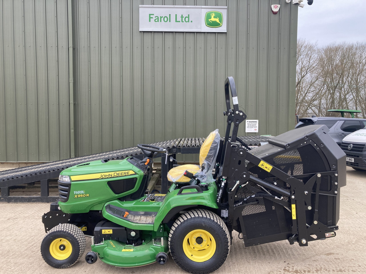 John Deere X950R ride on cut and collect mower - Motofaucheuse: photos 2 John Deere X950R ride on cut and collect mower - Motofaucheuse: photos 2