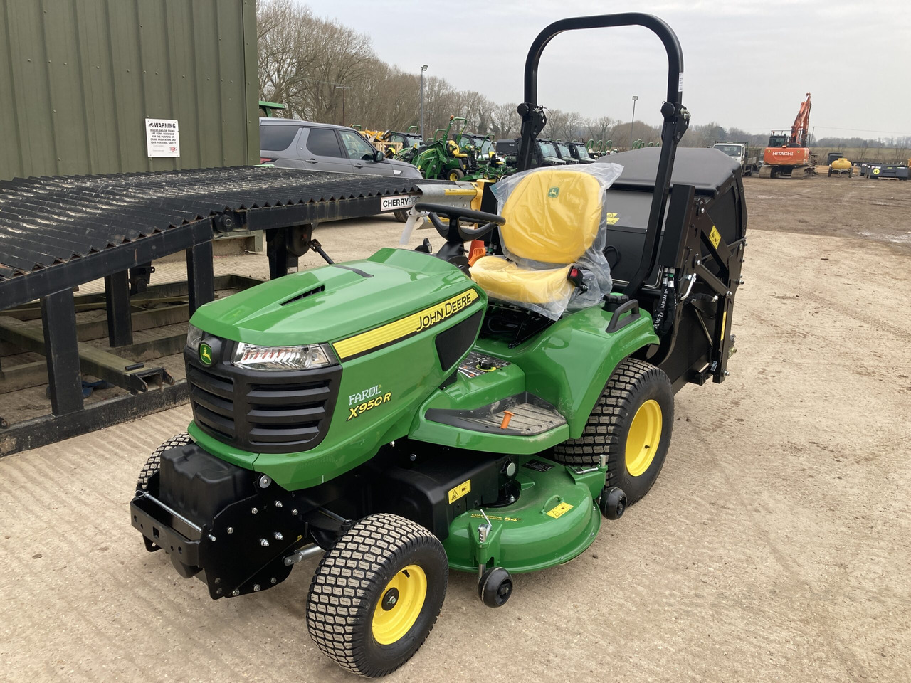 John Deere X950R ride on cut and collect mower - Motofaucheuse: photos 1 John Deere X950R ride on cut and collect mower - Motofaucheuse: photos 1
