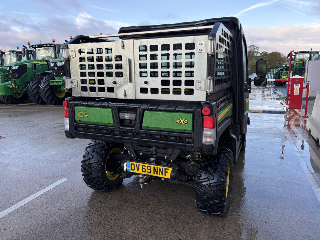 John Deere XUV865M Gator - Quadricycle: photos 4 John Deere XUV865M Gator - Quadricycle: photos 4