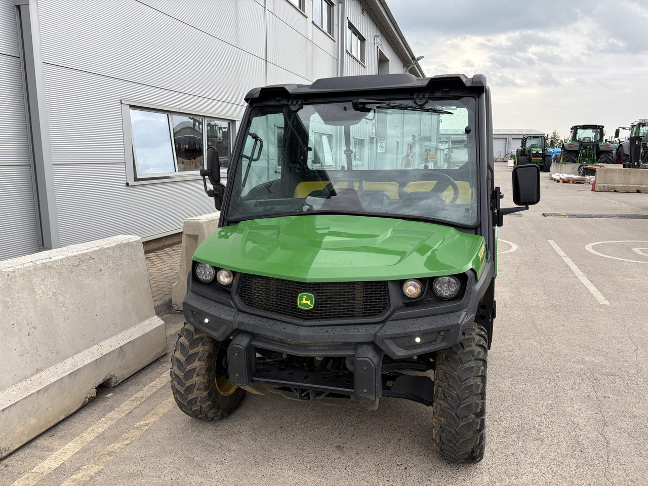 John Deere XUV865M Gator - Quadricycle: photos 2 John Deere XUV865M Gator - Quadricycle: photos 2