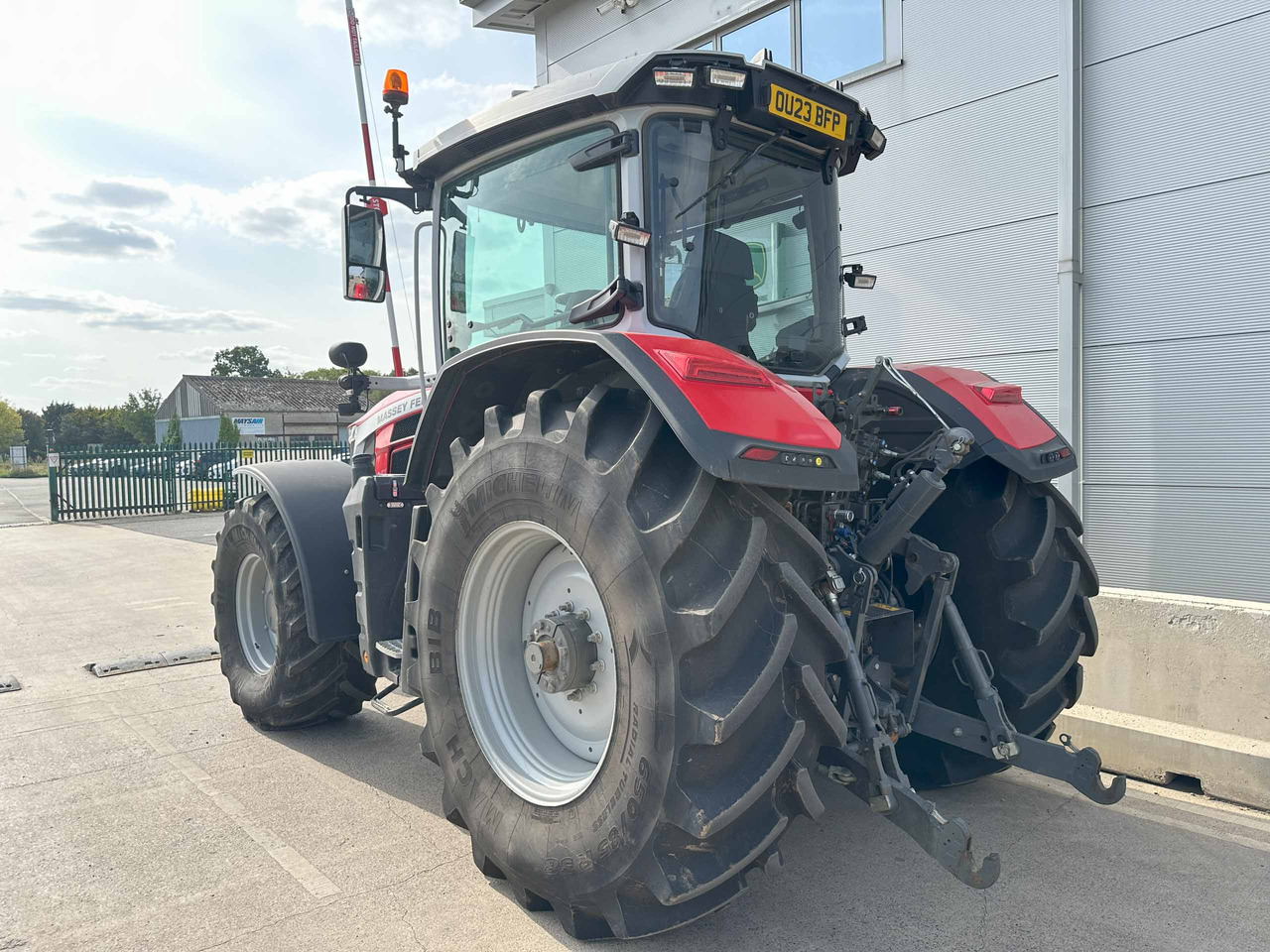 Massey Ferguson 8S.245 - Tracteur agricole: photos 3 Massey Ferguson 8S.245 - Tracteur agricole: photos 3