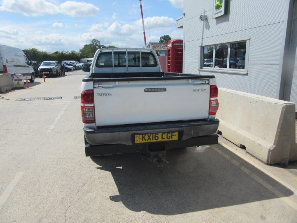 TOYOTA HILUX HI-LUXURY ACTIVE D-4D SINGLE CAB - Pick-up: photos 5 TOYOTA HILUX HI-LUXURY ACTIVE D-4D SINGLE CAB - Pick-up: photos 5