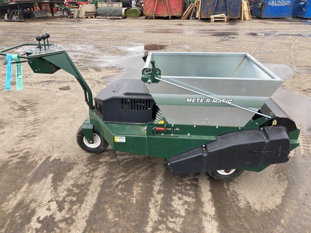 Turfco F15B Mete-R-Matic topdresser - Matériel de jardinage: photos 1 Turfco F15B Mete-R-Matic topdresser - Matériel de jardinage: photos 1