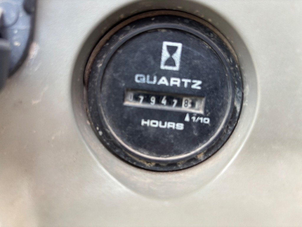 Pelle sur chenille Kobelco SK 135: photos 12