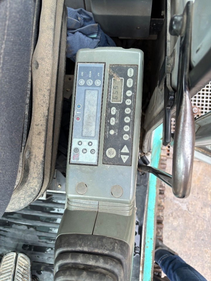 Pelle sur chenille Kobelco SK 135: photos 14