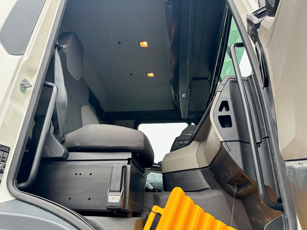 Crédit-bail de  MAN TGS 33.440 6x6 BB Abrollkipper+Kran Hiab 228-6 MAN TGS 33.440 6x6 BB Abrollkipper+Kran Hiab 228-6: photos 23