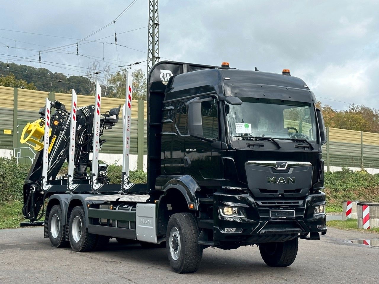MAN TGS 33.520 6X6 Euro6e LogLift 165 Z - Camion grumier, Camion grue: photos 1 MAN TGS 33.520 6X6 Euro6e LogLift 165 Z - Camion grumier, Camion grue: photos 1