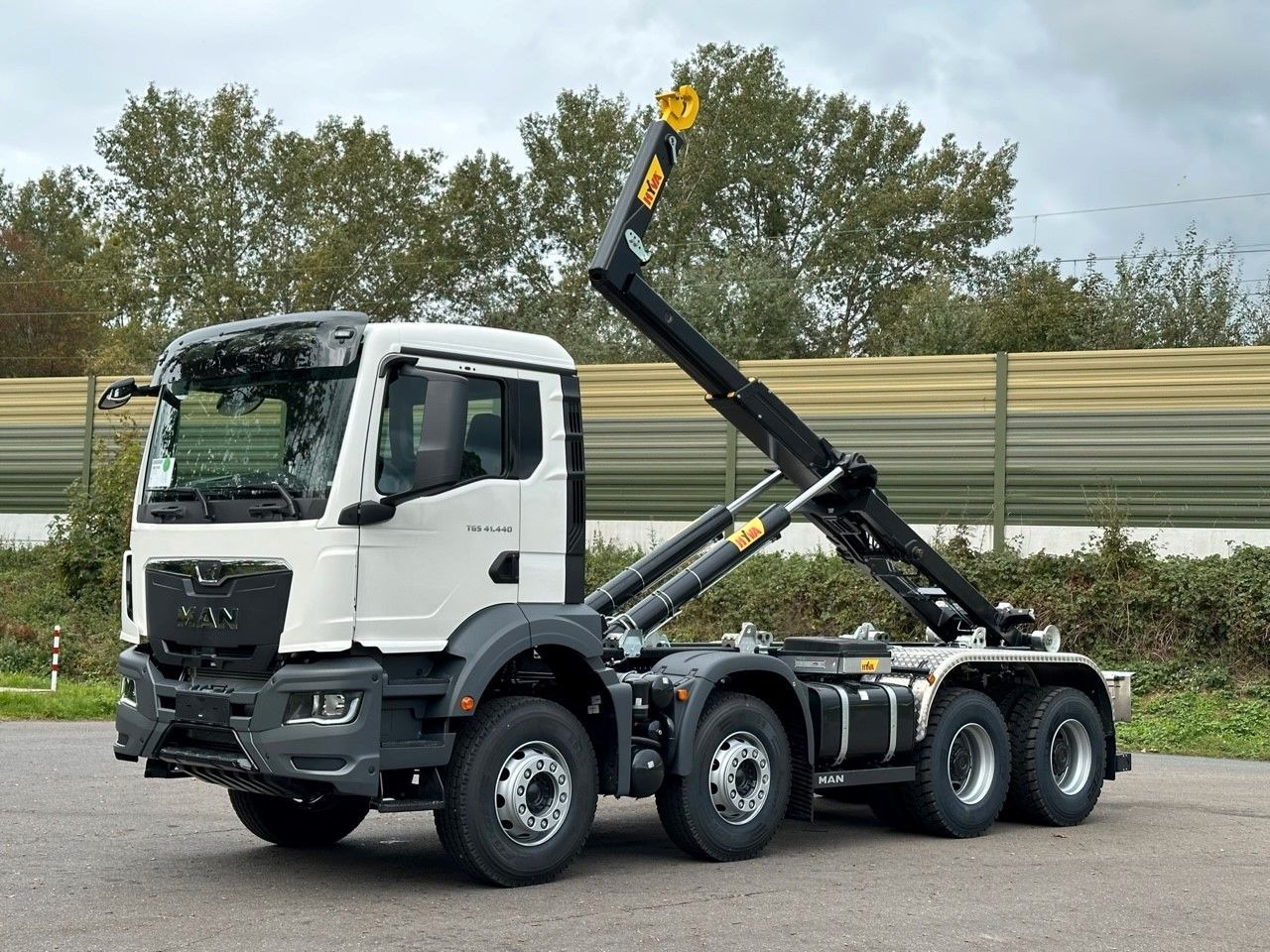 Camion ampliroll MAN TGS 41.440 8x4 Euro6e Hyva 26-55 Abrollkipper: photos 9