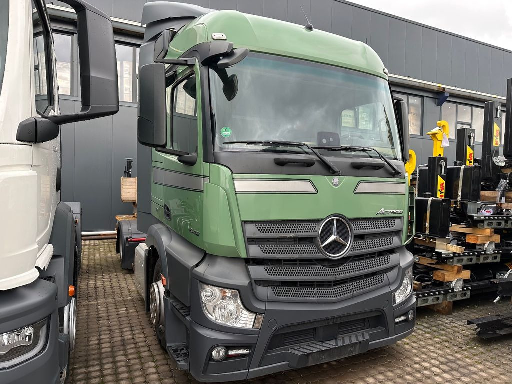 Mercedes-Benz 1842 4x2 Euro 6 Retarder 4x Vorhanden - Tracteur routier: photos 3 Mercedes-Benz 1842 4x2 Euro 6 Retarder 4x Vorhanden - Tracteur routier: photos 3
