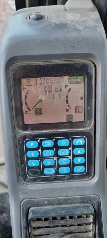 KOMATSU PC 600 LC-8 - Pelle sur chenille: photos 4 KOMATSU PC 600 LC-8 - Pelle sur chenille: photos 4