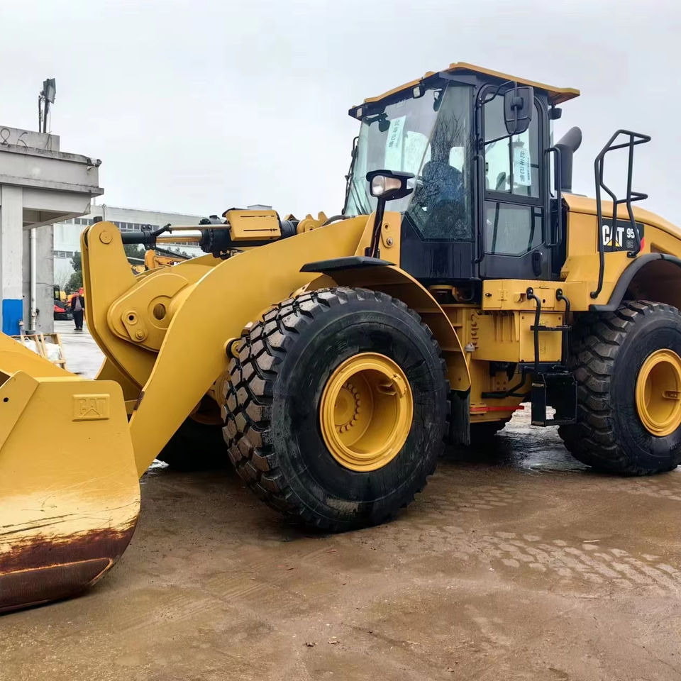 Low Price Sale! Used CAT 950GC Wheel Loader Original Front End Loader 950GC Loader in Shanghai China - Chargeuse sur pneus: photos 1 Low Price Sale! Used CAT 950GC Wheel Loader Original Front End Loader 950GC Loader in Shanghai China - Chargeuse sur pneus: photos 1