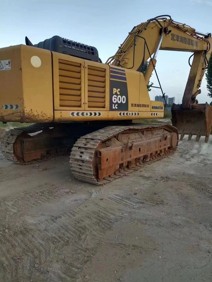 Original Good Condition USED Excavator PC600LC-8 60 Ton Excavator Crawler Excavator for Komatsu on Sale - Pelle sur chenille: photos 2 Original Good Condition USED Excavator PC600LC-8 60 Ton Excavator Crawler Excavator for Komatsu on Sale - Pelle sur chenille: photos 2
