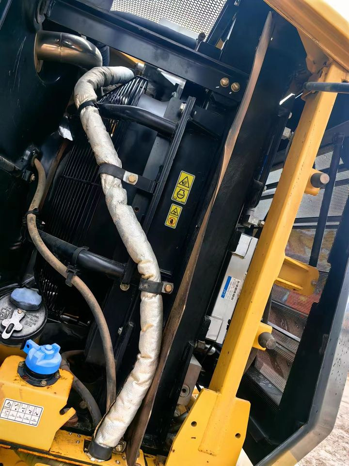 Second Hand Caterpillar CAT 950GC 5 Ton Wheel Loader USED CAT 950 Wheel Loaders in Low Price for Hot Sale - Chargeuse sur pneus: photos 3 Second Hand Caterpillar CAT 950GC 5 Ton Wheel Loader USED CAT 950 Wheel Loaders in Low Price for Hot Sale - Chargeuse sur pneus: photos 3