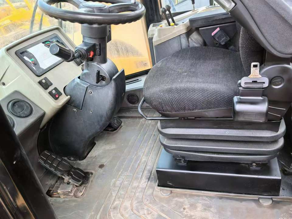 Used Caterpillar 950G RC Wheel Loader Reconditioned Cat 950 with Core Engine Backhoe or Front Loader for Sale - Chargeuse sur pneus: photos 3 Used Caterpillar 950G RC Wheel Loader Reconditioned Cat 950 with Core Engine Backhoe or Front Loader for Sale - Chargeuse sur pneus: photos 3
