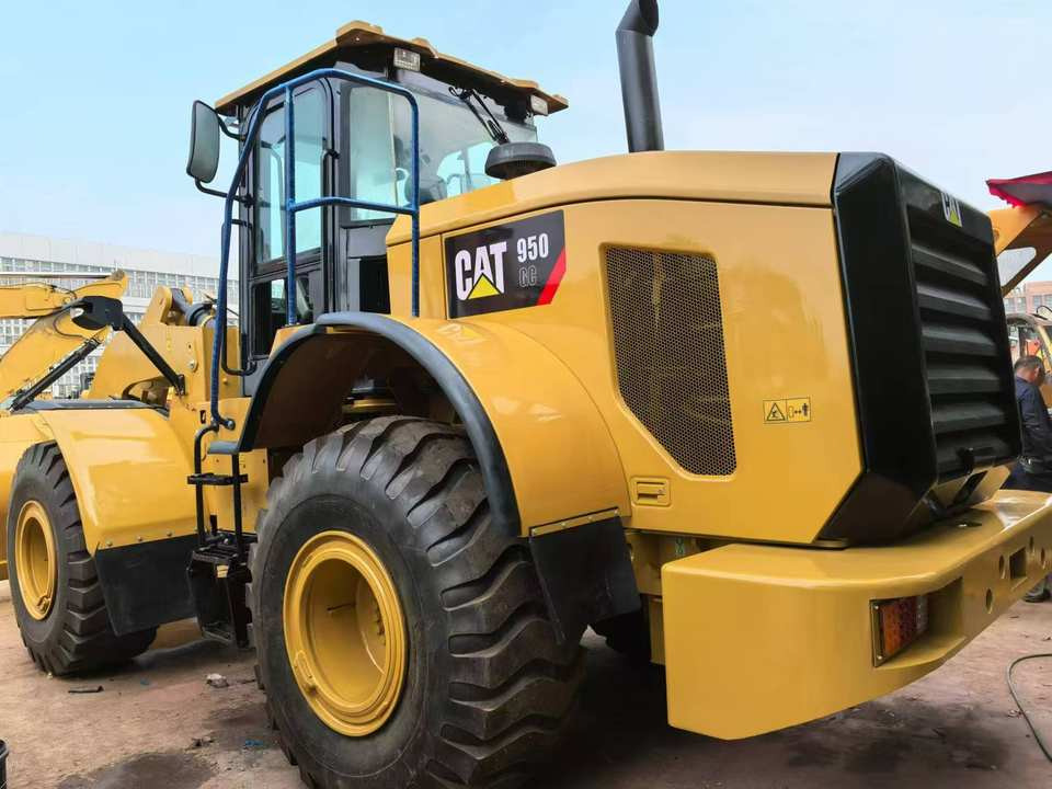 Used Caterpillar 950G RC Wheel Loader Reconditioned Cat 950 with Core Engine Backhoe or Front Loader for Sale - Chargeuse sur pneus: photos 2 Used Caterpillar 950G RC Wheel Loader Reconditioned Cat 950 with Core Engine Backhoe or Front Loader for Sale - Chargeuse sur pneus: photos 2