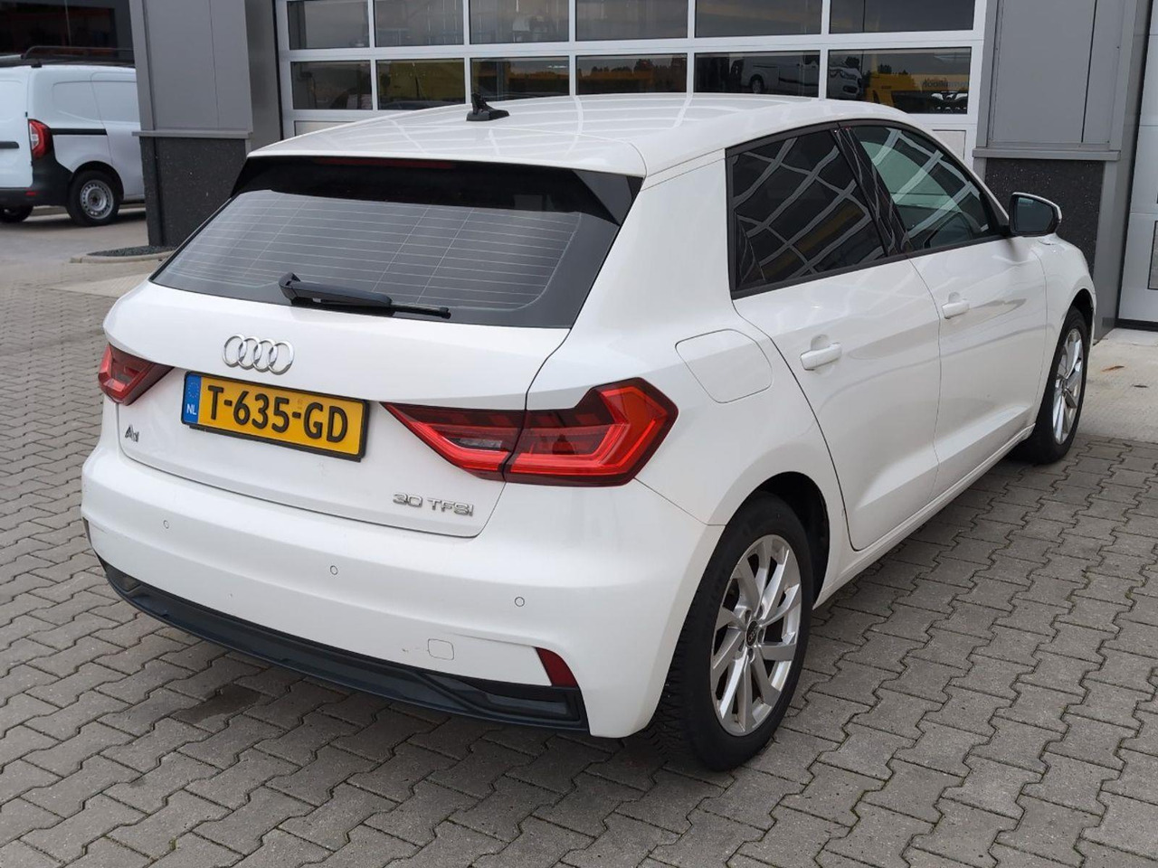 Audi A1 Sportback 30 TFSI S edition | 2021 | 82.211 km | Automaat | T635GD | NAP: Geen oordeel - Voiture à hayon: photos 4 Audi A1 Sportback 30 TFSI S edition | 2021 | 82.211 km | Automaat | T635GD | NAP: Geen oordeel - Voiture à hayon: photos 4