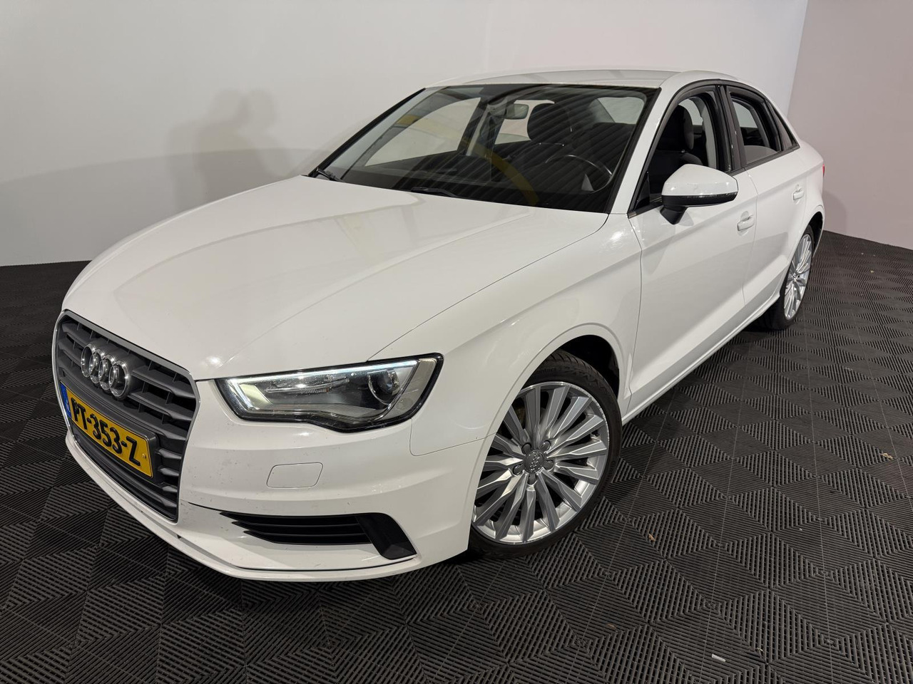 Audi | A3 Limousine | 1.4 TFSI Attraction Pro Line Plus Automaat | 2016 | 256.538 km | PT353Z | Geen oordeel - Berline: photos 1 Audi | A3 Limousine | 1.4 TFSI Attraction Pro Line Plus Automaat | 2016 | 256.538 km | PT353Z | Geen oordeel - Berline: photos 1