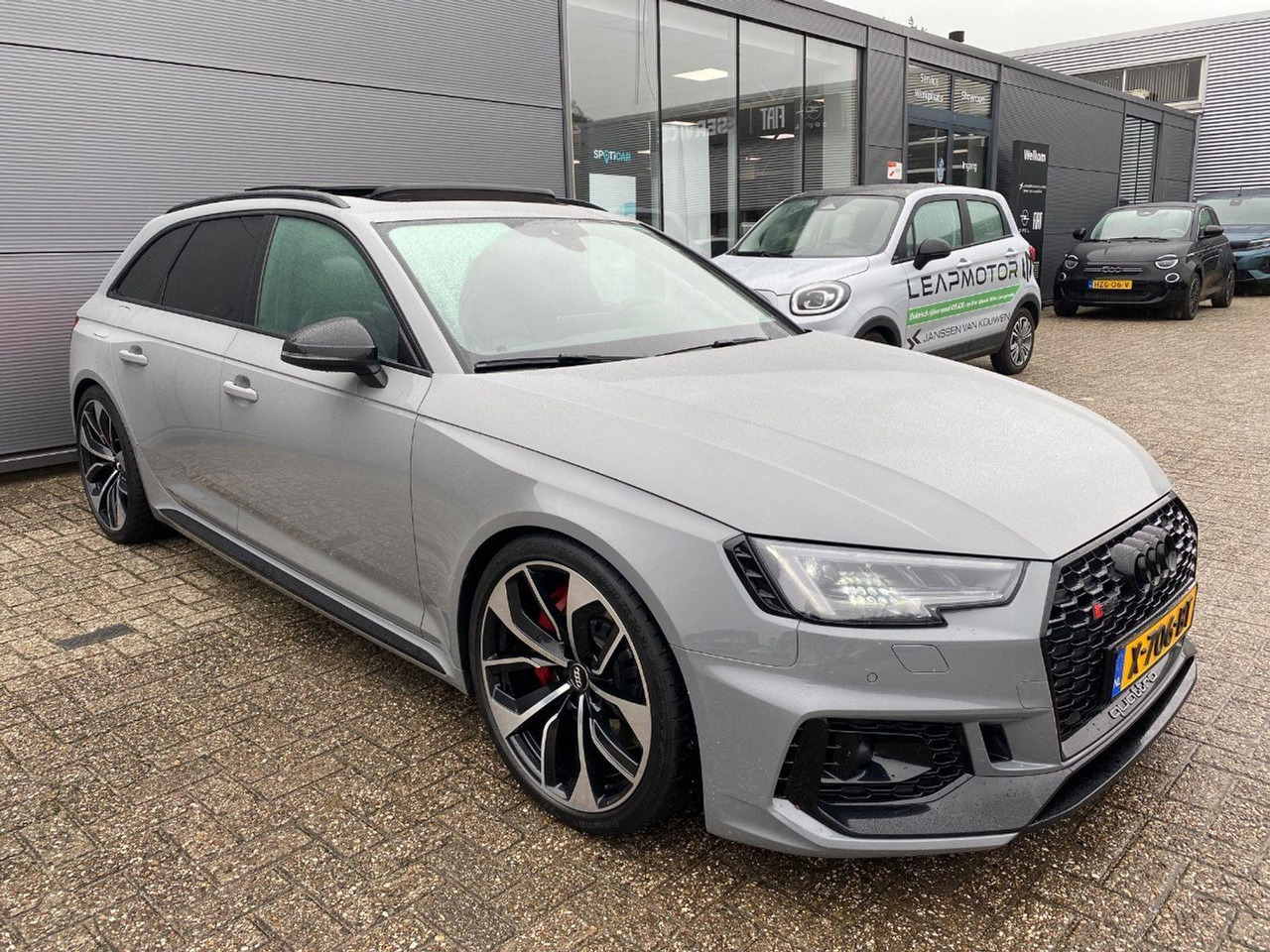 Audi A4 RS 4 Avant 2.9 TFSI quattro | 2018 | 96.192 km | Automaat | X706BT | NAP: Geen oordeel - Voiture: photos 2 Audi A4 RS 4 Avant 2.9 TFSI quattro | 2018 | 96.192 km | Automaat | X706BT | NAP: Geen oordeel - Voiture: photos 2