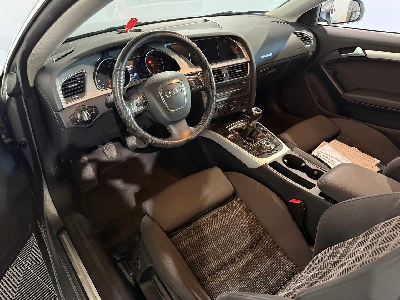 Audi A5 Coupé 2.0 TFSI Pro Line Business 60-RGK-5 233.366 km - Voiture: photos 2 Audi A5 Coupé 2.0 TFSI Pro Line Business 60-RGK-5 233.366 km - Voiture: photos 2