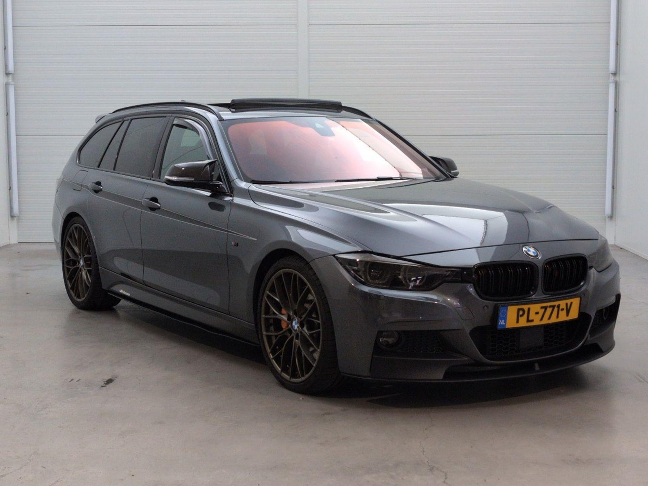 BMW 3-serie Touring 340i xDrive High Executive | 2017 | 202.316 km | Automaat | PL771V | NAP: Geen oordeel - Voiture: photos 2 BMW 3-serie Touring 340i xDrive High Executive | 2017 | 202.316 km | Automaat | PL771V | NAP: Geen oordeel - Voiture: photos 2