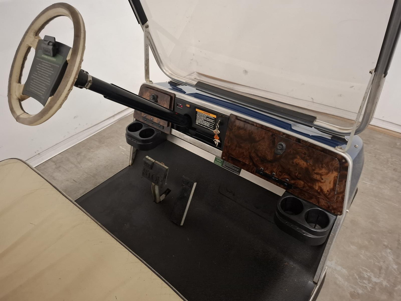 ClubCar Ds 2 seater T-50-BVD - Voiturette de golf: photos 4 ClubCar Ds 2 seater T-50-BVD - Voiturette de golf: photos 4