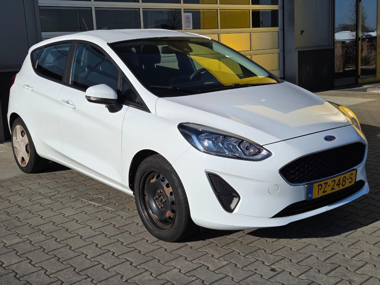 Ford Fiesta 1.1 Trend | 2017 | 145.164 km | PZ248S | NAP: Logisch - Voiture à hayon: photos 2 Ford Fiesta 1.1 Trend | 2017 | 145.164 km | PZ248S | NAP: Logisch - Voiture à hayon: photos 2