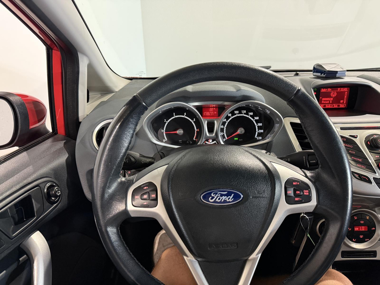 Ford | Fiesta | 1.25 Titanium | 2010 | 173.667 km | 98NVT9 | Logisch - Voiture à hayon: photos 4 Ford | Fiesta | 1.25 Titanium | 2010 | 173.667 km | 98NVT9 | Logisch - Voiture à hayon: photos 4