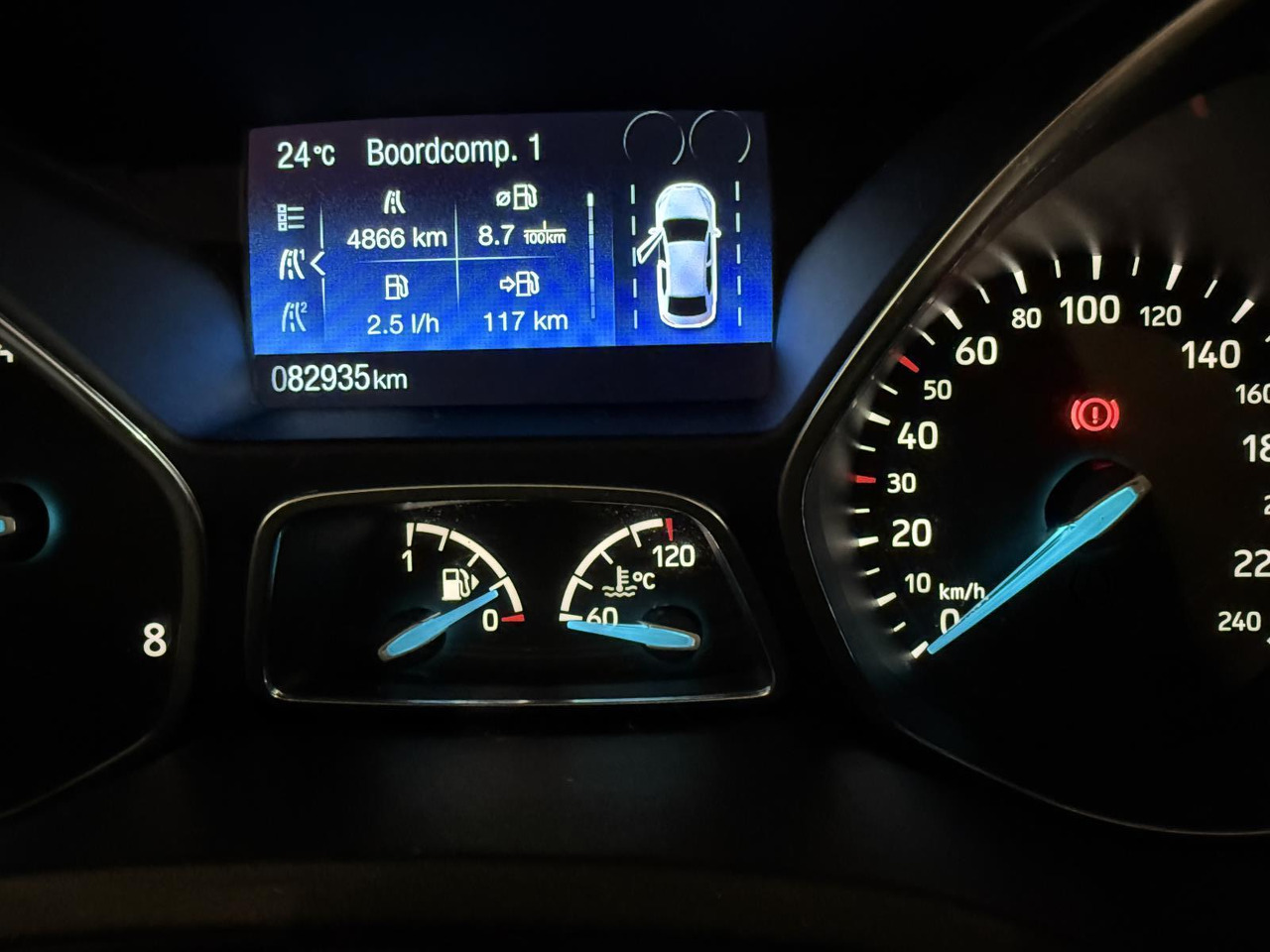 Ford | Focus Wagon | 1.0 Titanium Edition | 2015 | 82.935 km | P162BH | Geen oordeel - Voiture: photos 2 Ford | Focus Wagon | 1.0 Titanium Edition | 2015 | 82.935 km | P162BH | Geen oordeel - Voiture: photos 2