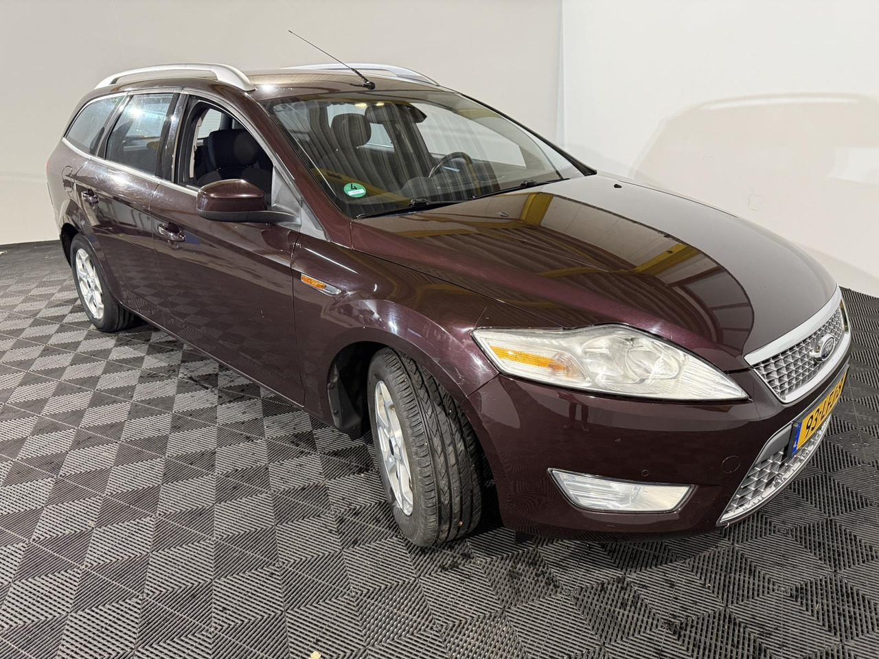 Ford | Mondeo Wagon | 2.0-16V Limited | 2010 | 193.300 km | 93LFJ8 | Logisch - Voiture: photos 4 Ford | Mondeo Wagon | 2.0-16V Limited | 2010 | 193.300 km | 93LFJ8 | Logisch - Voiture: photos 4