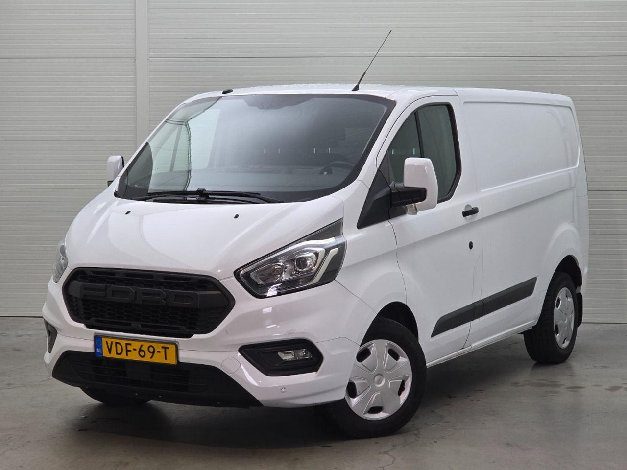 Ford Transit Custom 300 2.0 TDCI L1H1 Trend | 2018 | 154.249 km | Automaat | VDF69T | NAP: Geen oordeel - Fourgon utilitaire: photos 1 Ford Transit Custom 300 2.0 TDCI L1H1 Trend | 2018 | 154.249 km | Automaat | VDF69T | NAP: Geen oordeel - Fourgon utilitaire: photos 1