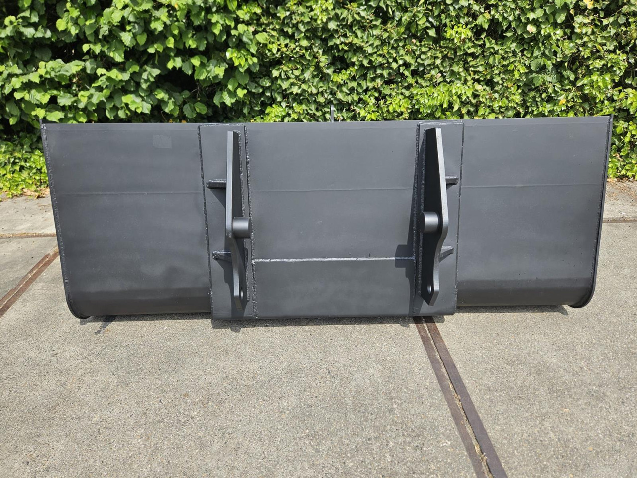 Grondbak t.b.v. Verreiker – Nieuw, Breedte 220 cm (2) - Godet pour chargeur: photos 2 Grondbak t.b.v. Verreiker – Nieuw, Breedte 220 cm (2) - Godet pour chargeur: photos 2
